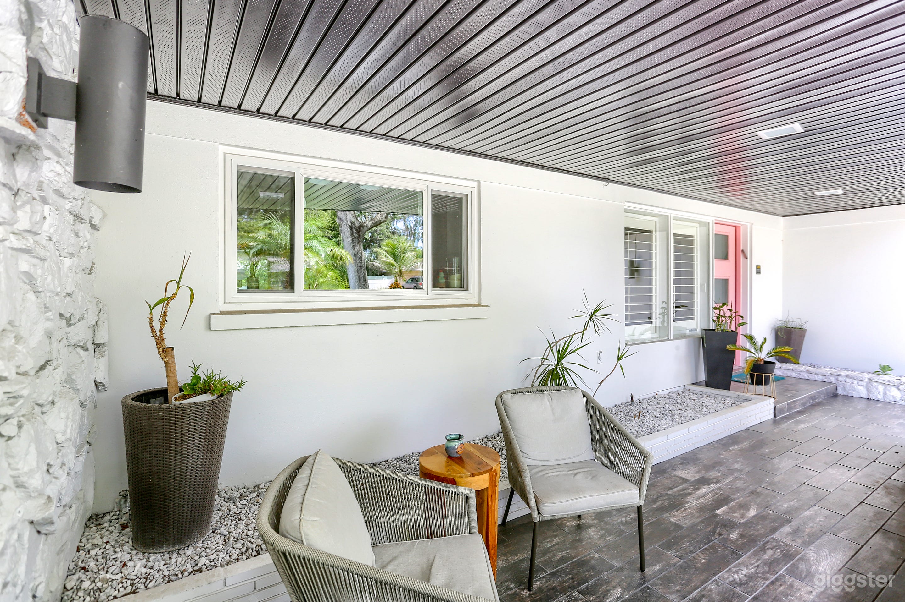 Mid-Century Modern Eclectic Home Photo 4