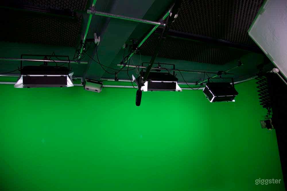 Green Screen "Studio 1" Photo 3