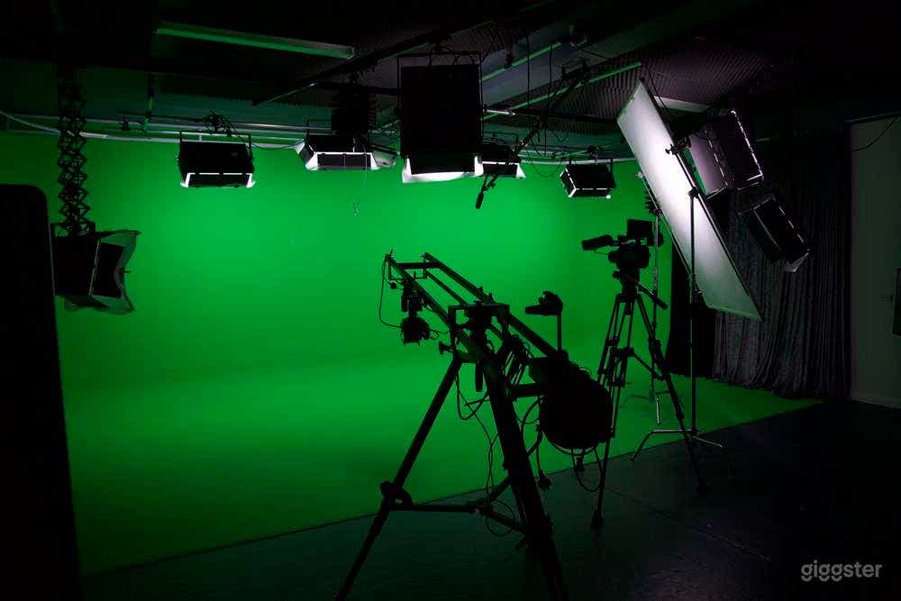 Green Screen "Studio 1" Photo 1