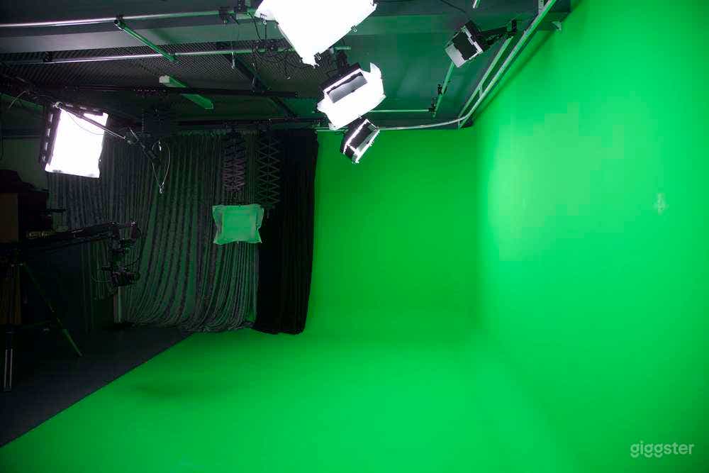 Green Screen "Studio 1" Photo 2