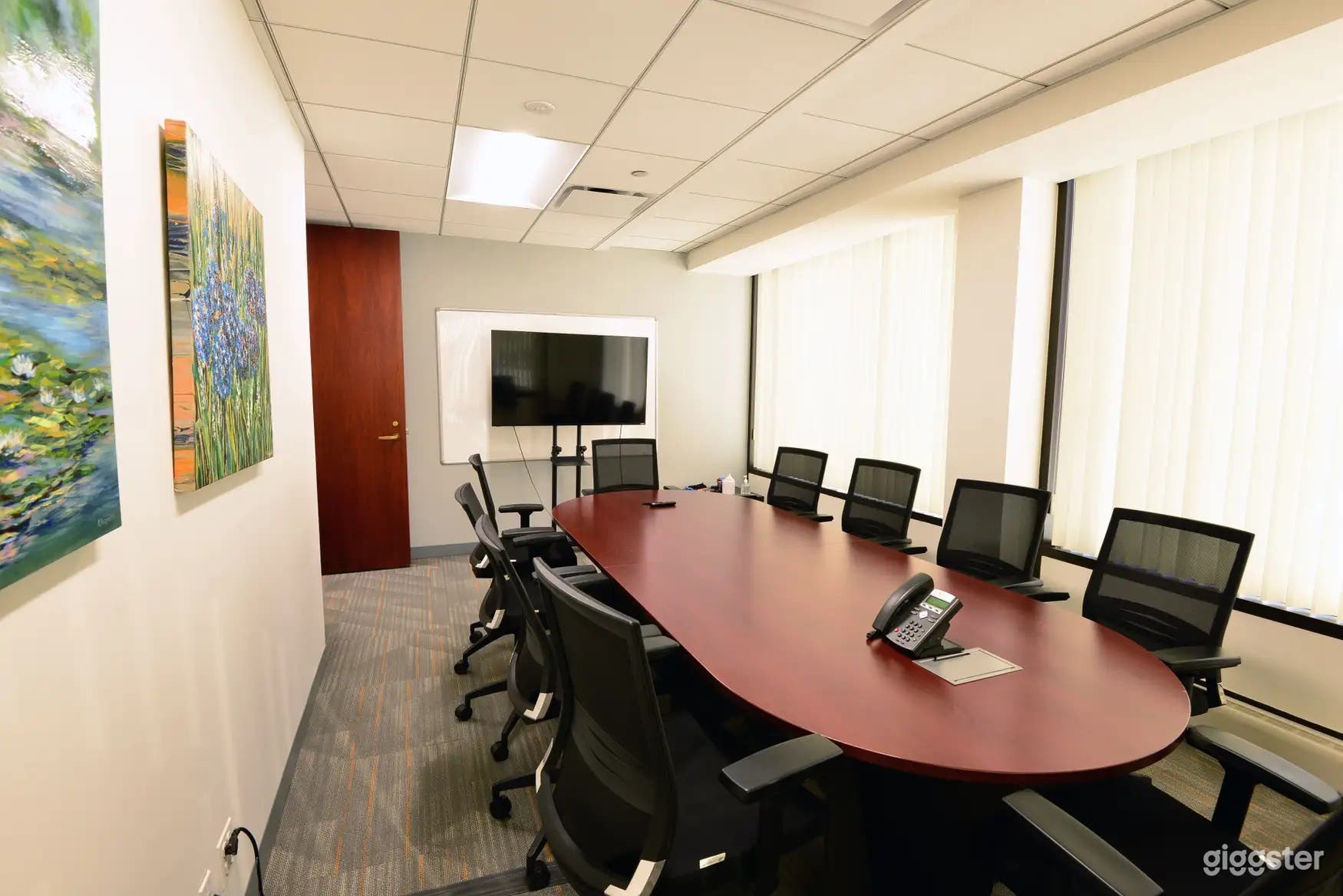 Conference Room for 10 at Chicago O'Hare Photo 2