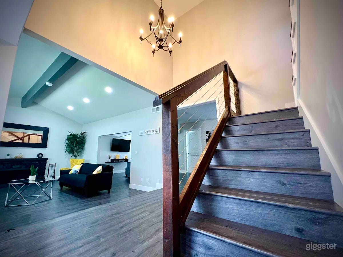 Bright &amp; Luxurious House | Prime Filming Location! Photo 1