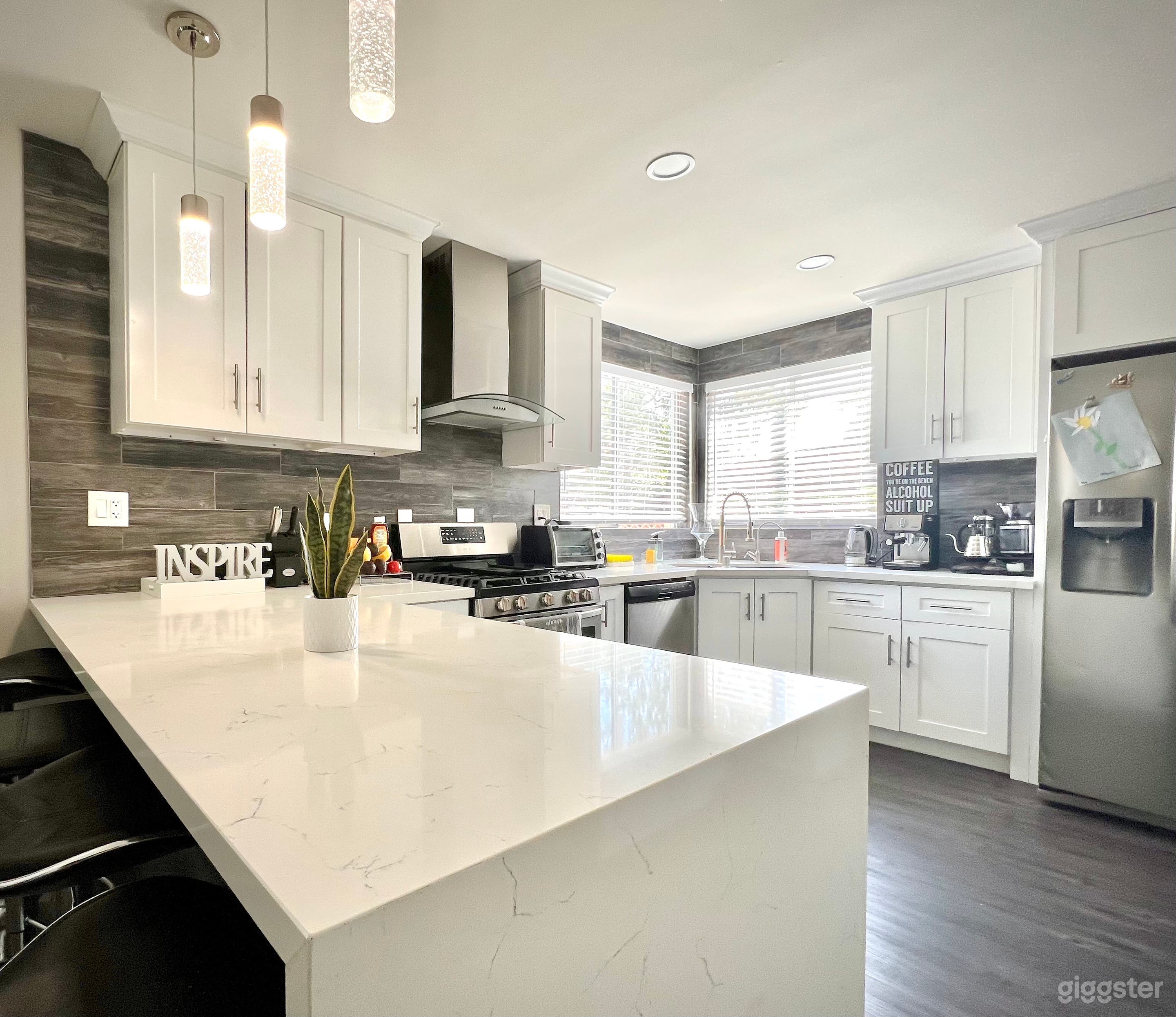 Bright &amp; Luxurious House | Prime Filming Location! Photo 2