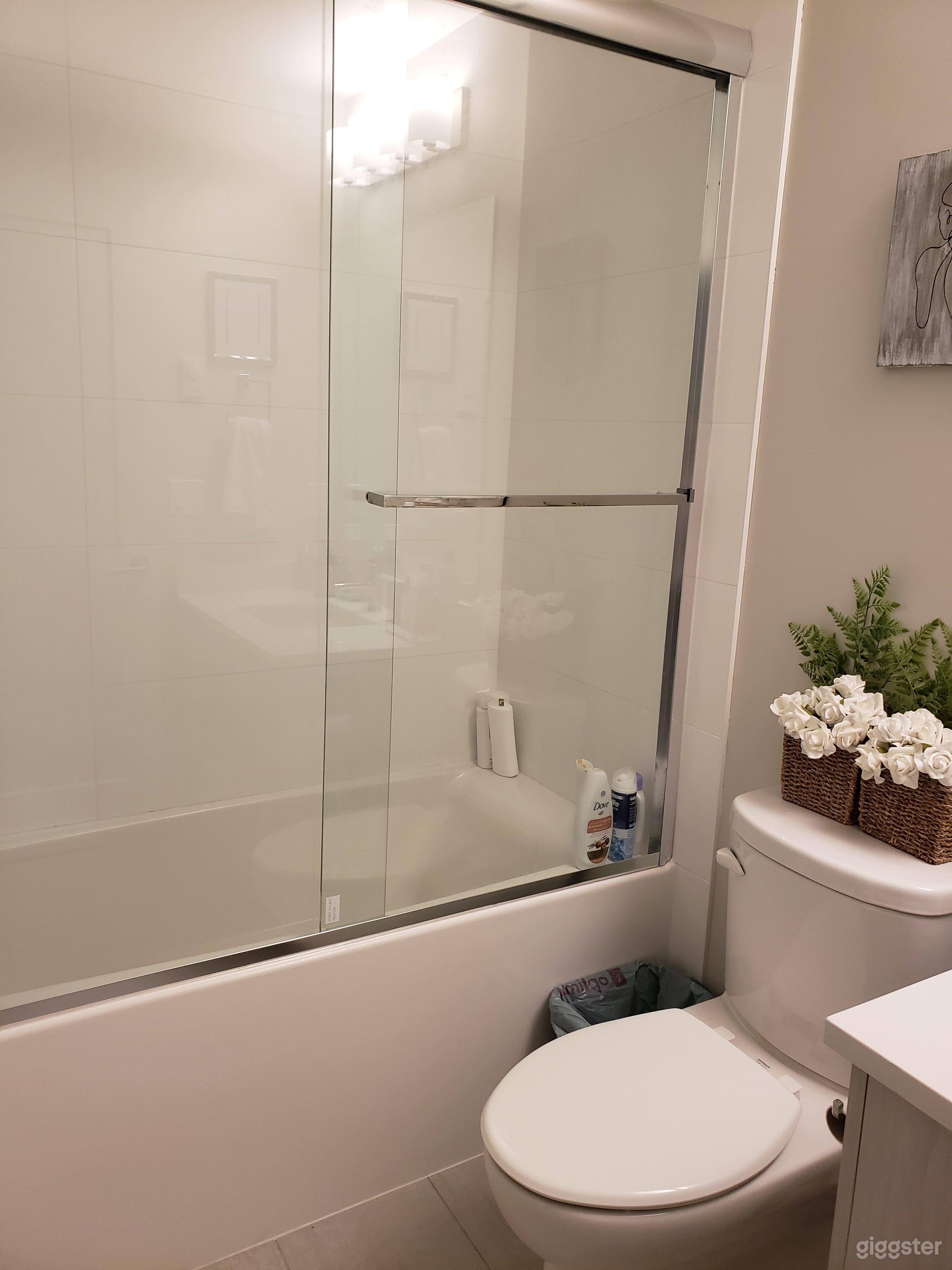 Modern Bright And Just Right Photo 2