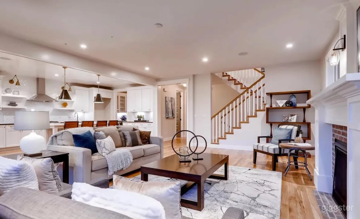 Neighborhood Home in Denver Park Hill  Photo 2