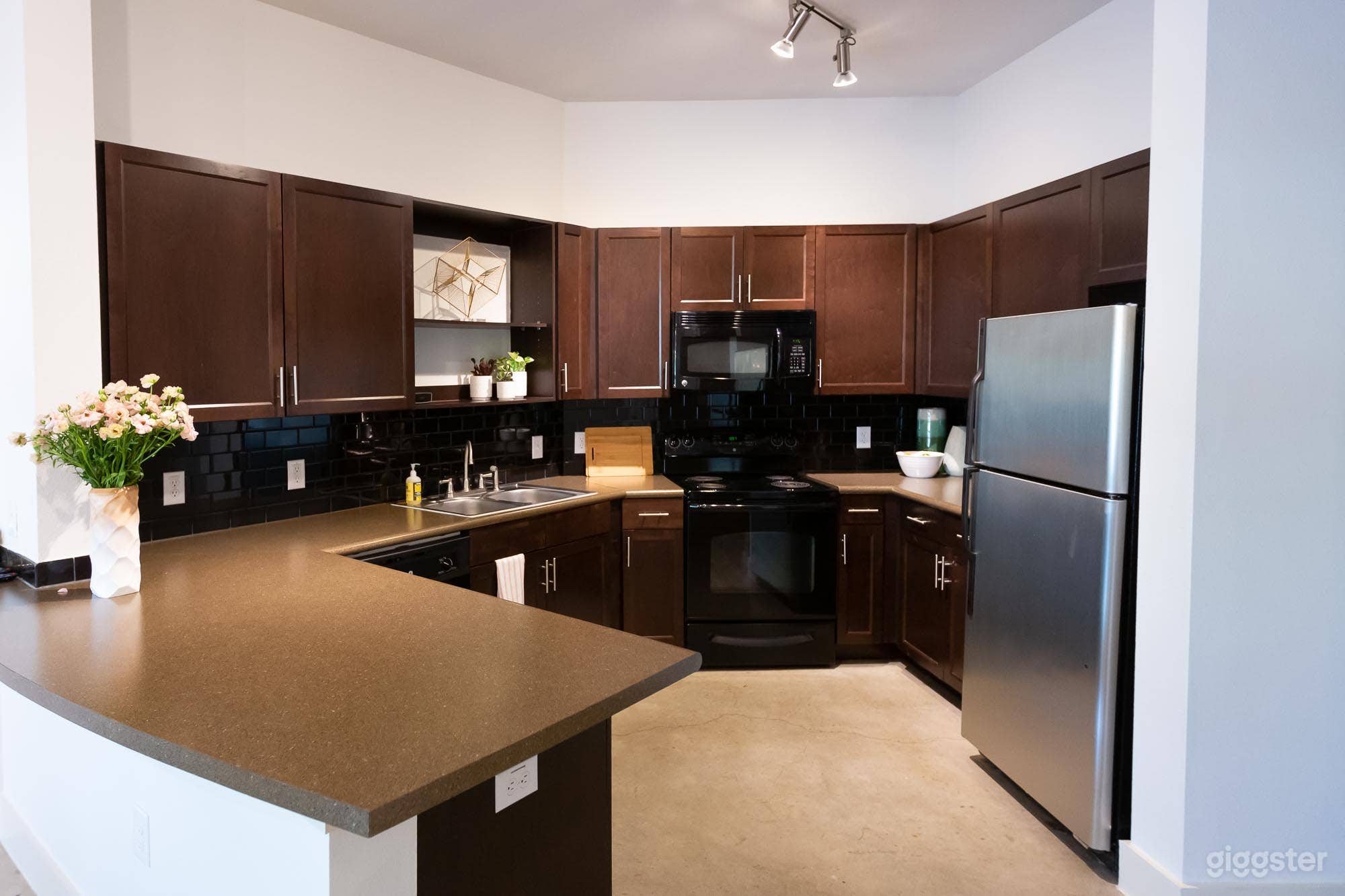 Vessel Offsite Photo 4