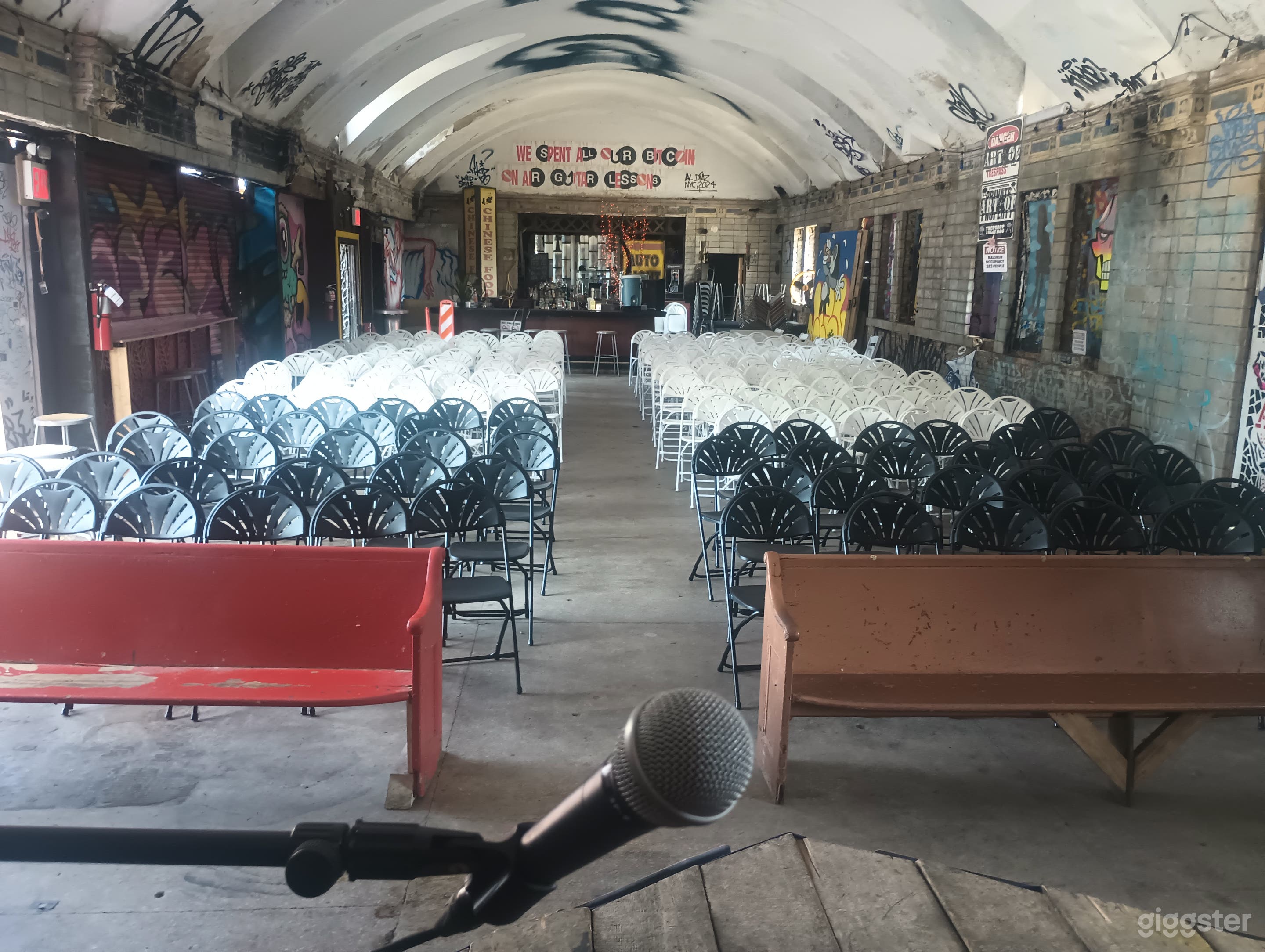 30'x120' street level, 17 ft high arched ceiling Photo 4