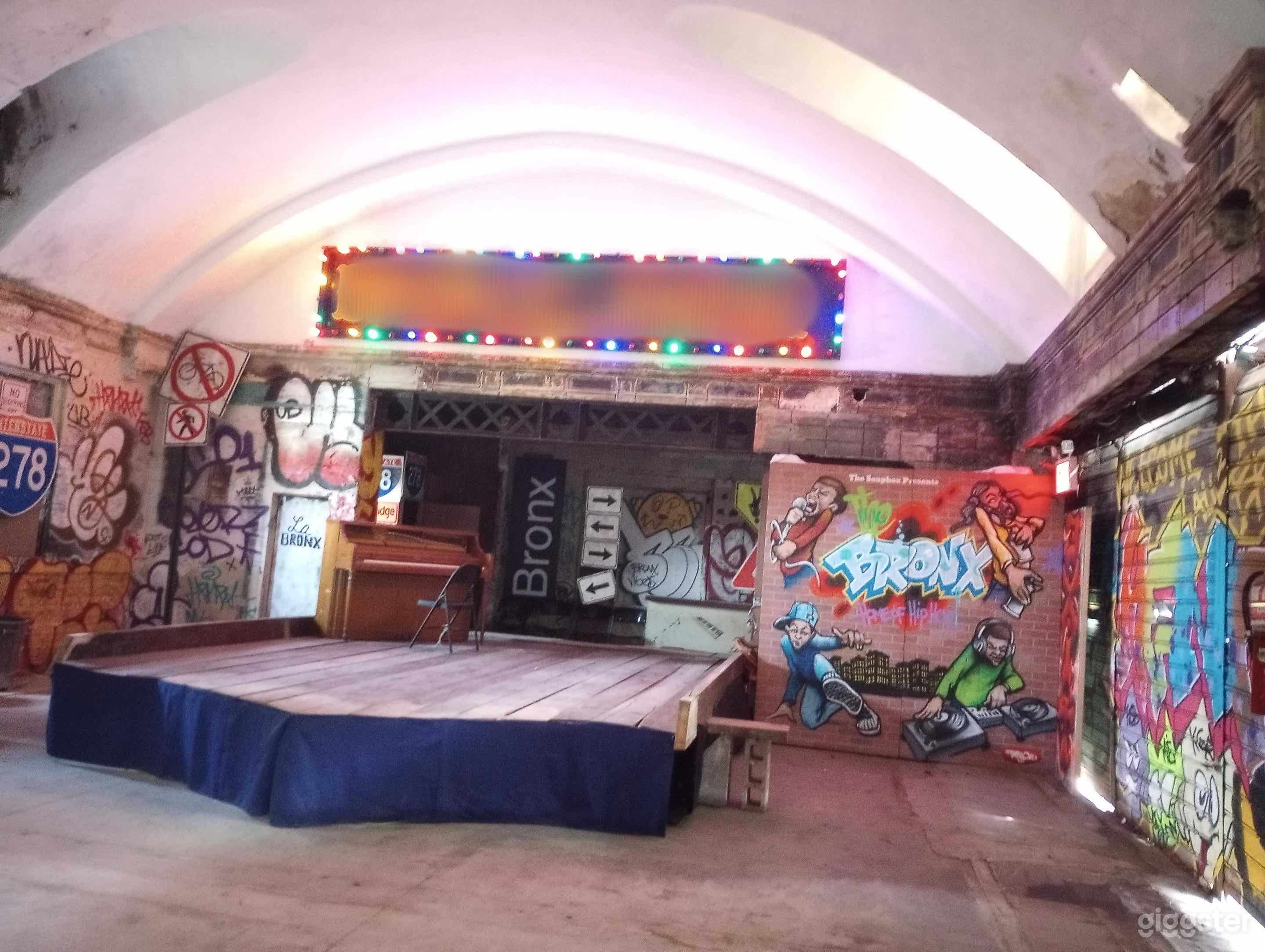 30'x120' street level, 17 ft high arched ceiling Photo 1