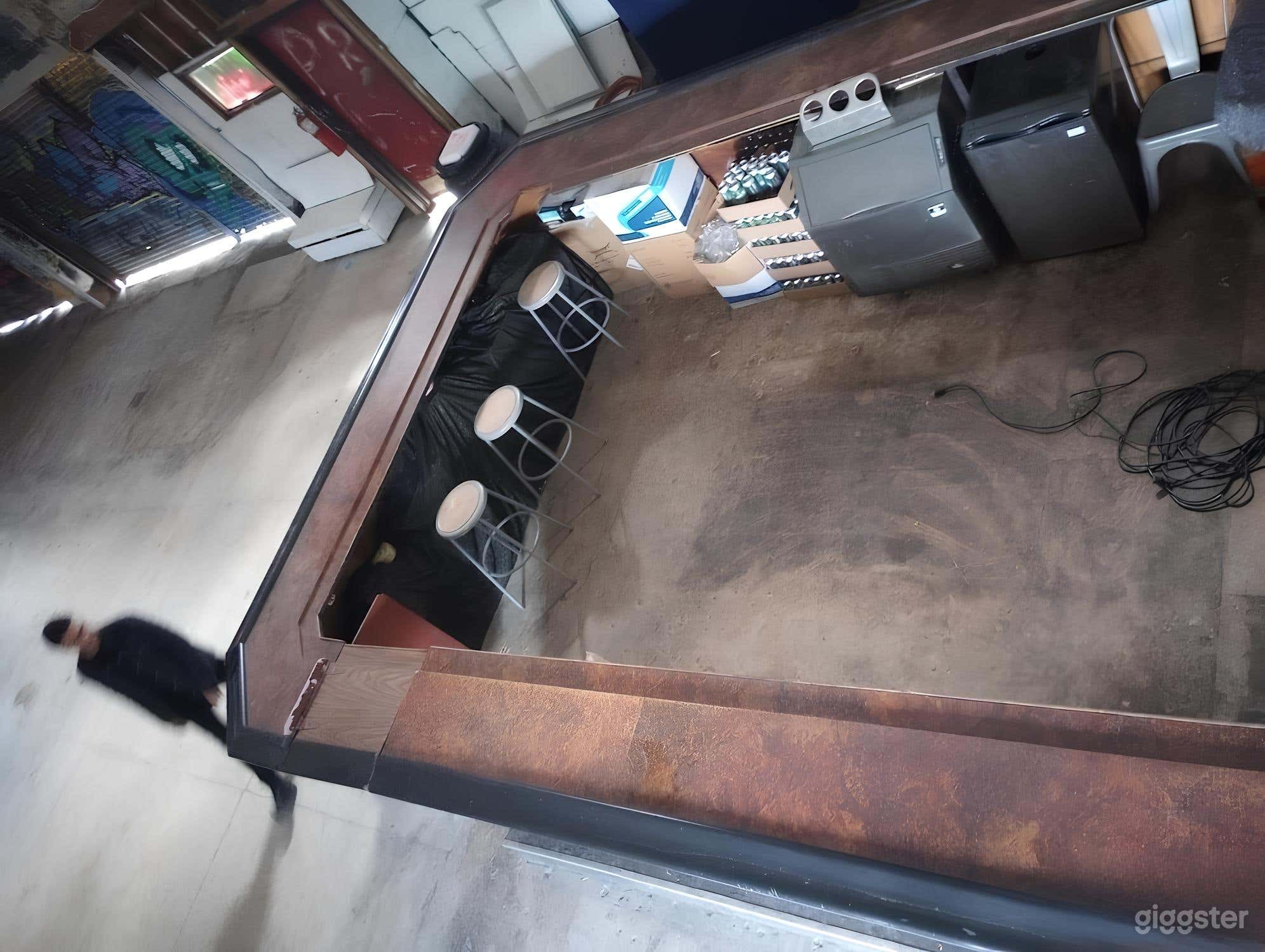 30'x120' street level, 17 ft high arched ceiling Photo 3