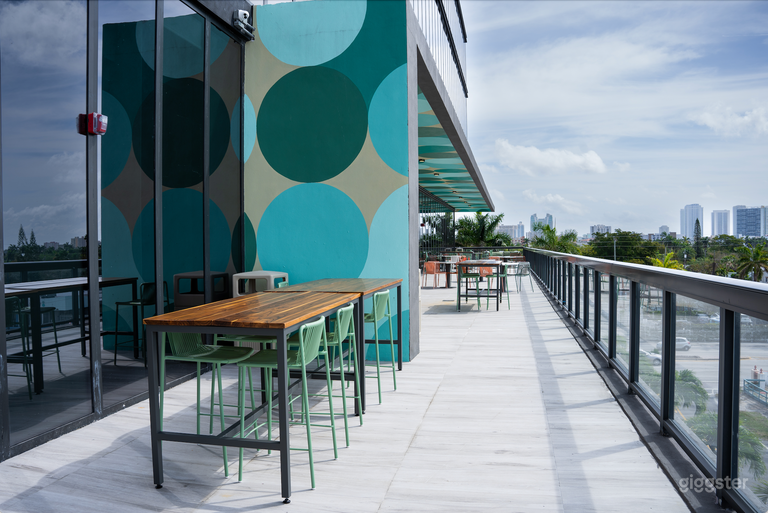  Outdoor Terrace 