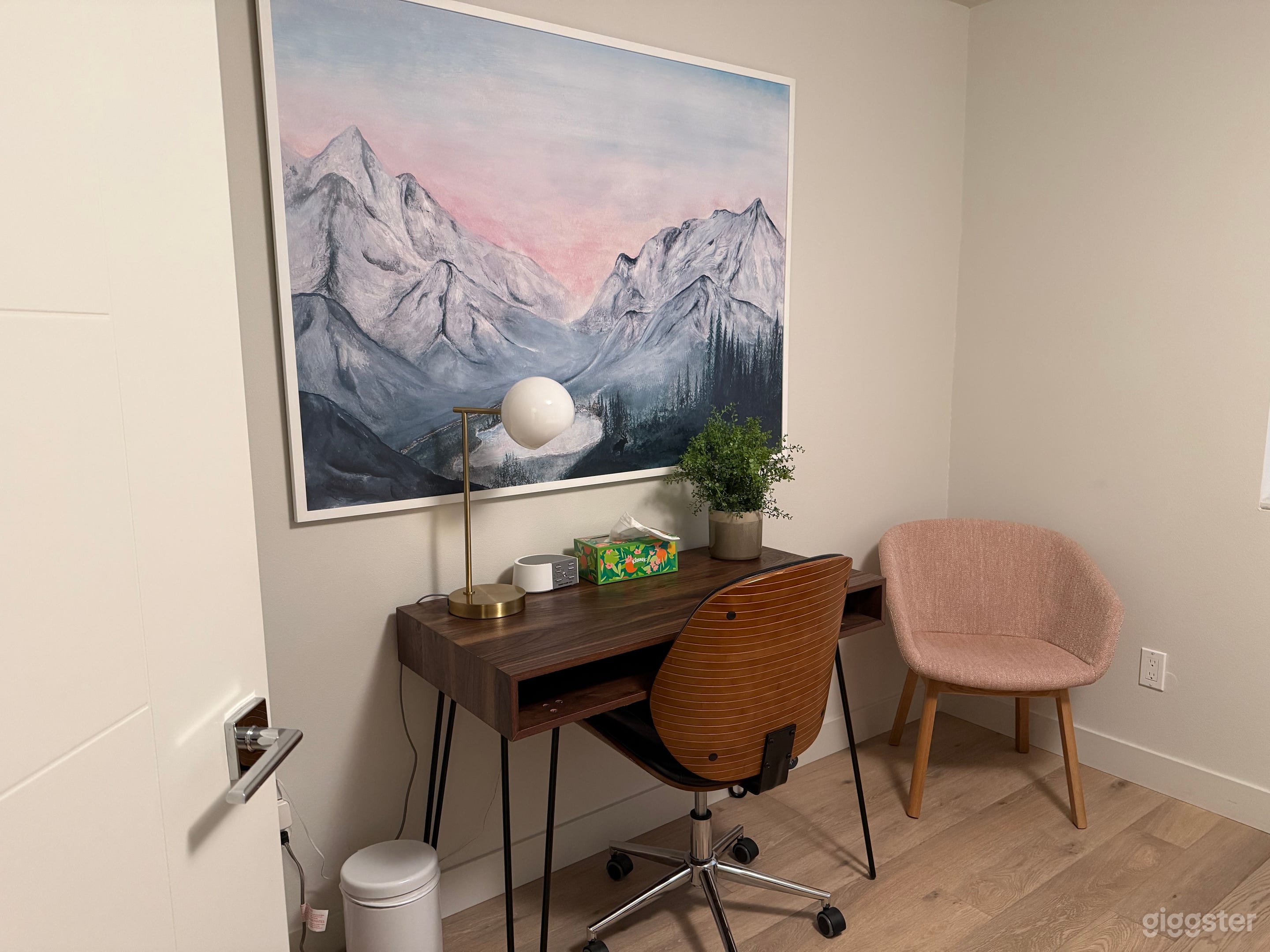 Modern Capitol Hill Townhouse with Rooftop City &amp; Sunset Views Photo 4