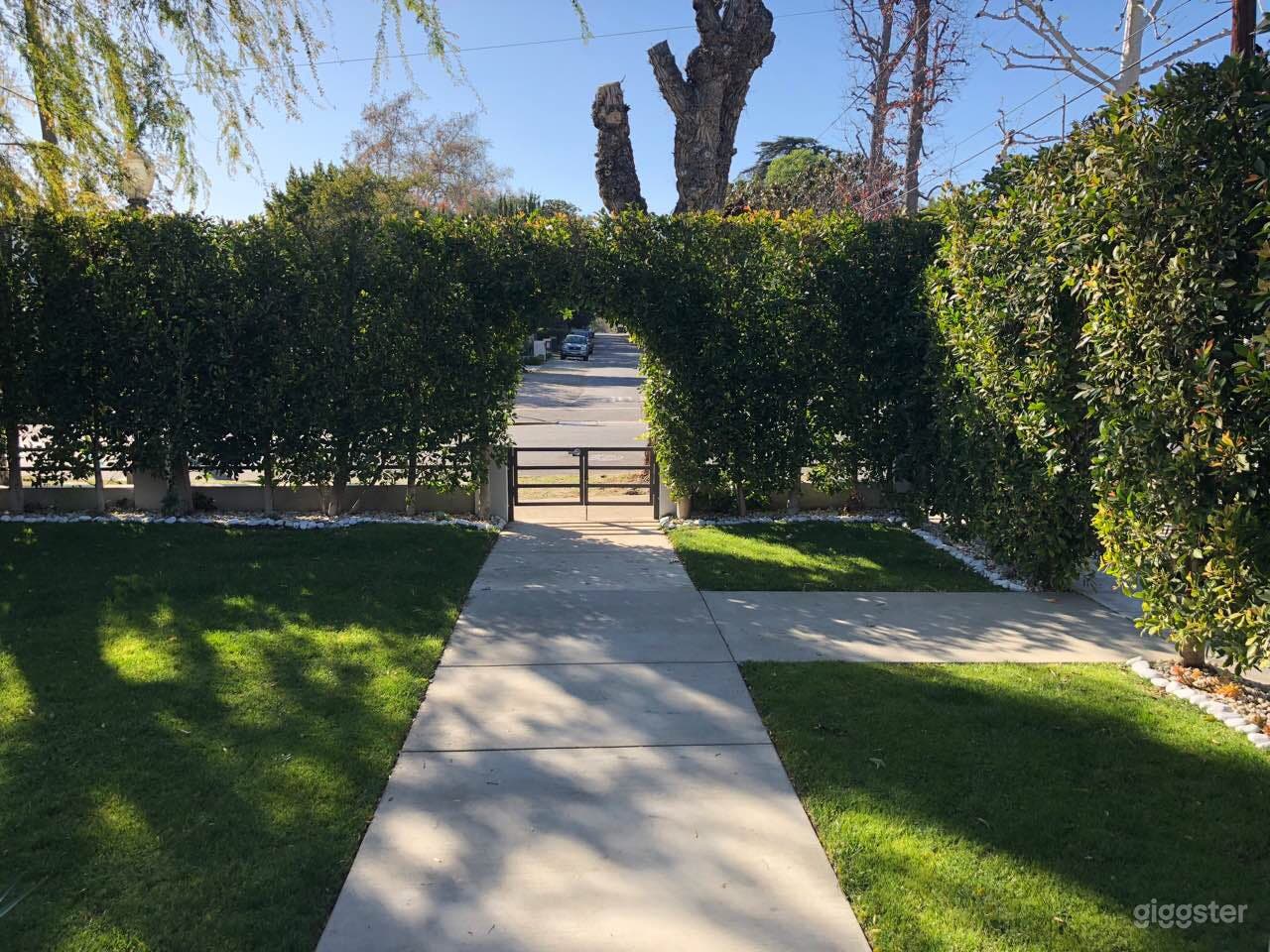 MODERN HOUSE IN STUDIO CITY Photo 4