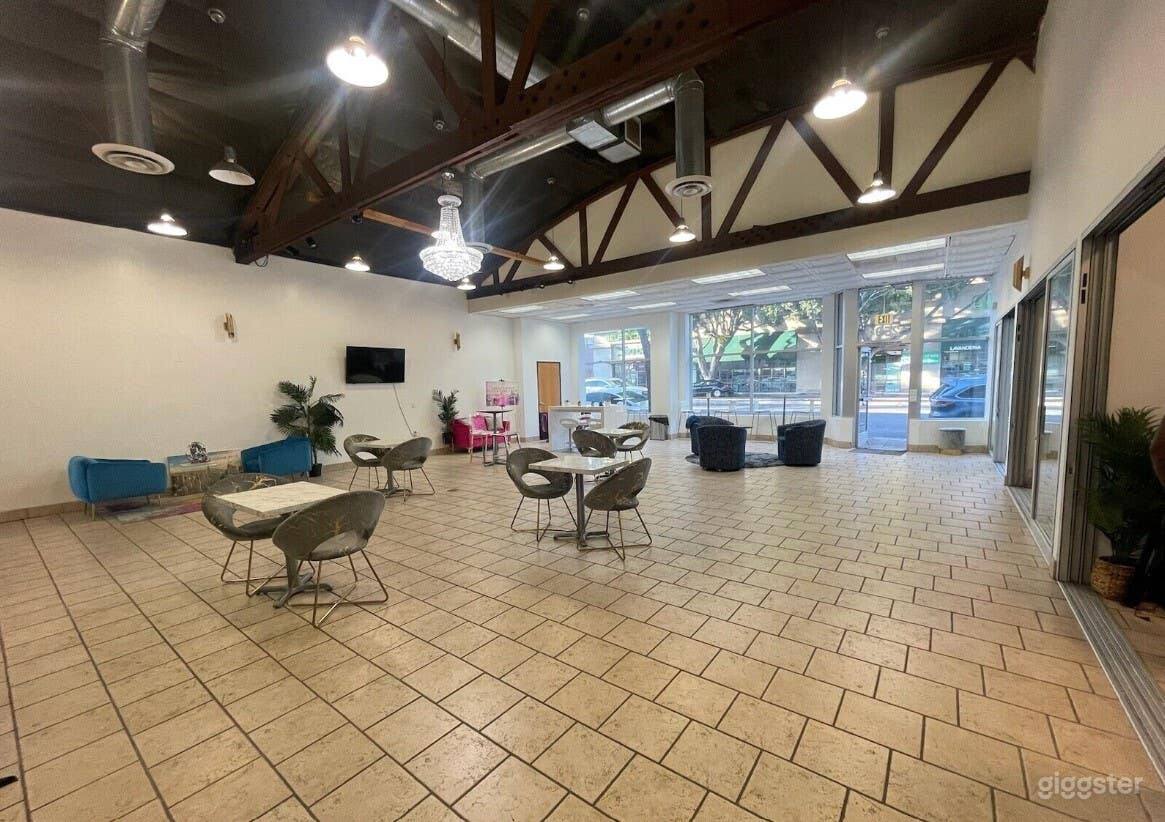 Stunning Luxurious Events Space Photo 1