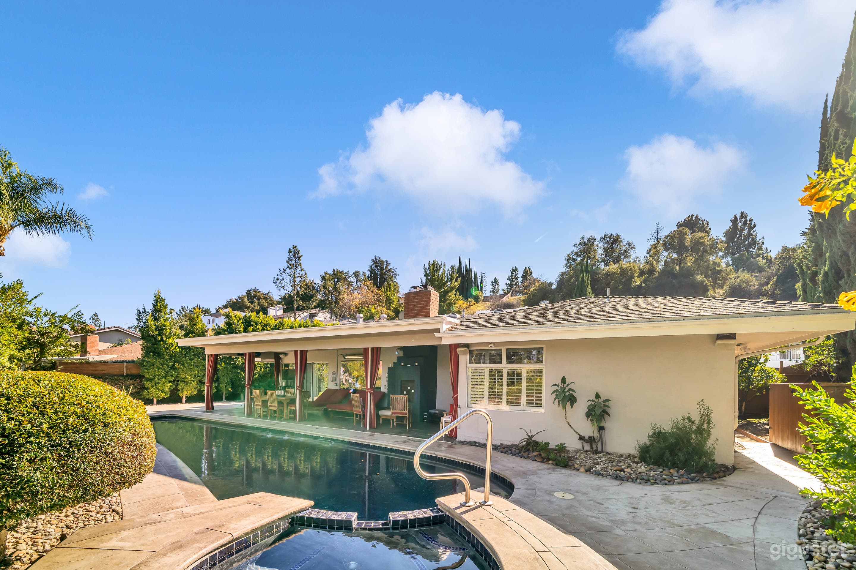 SOPHISTICATED FILM VENUE SHERMAN OAKS HOUSE/POOL Photo 3