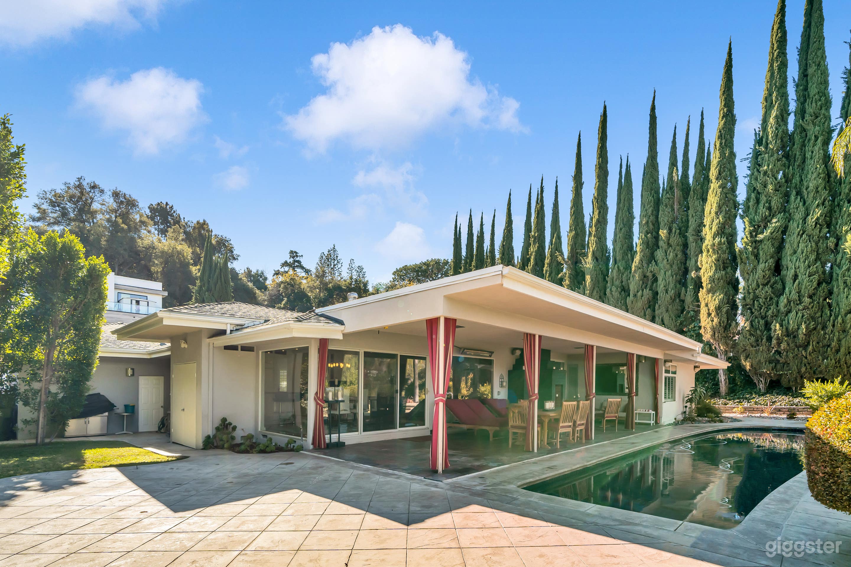 SOPHISTICATED FILM VENUE SHERMAN OAKS HOUSE/POOL Photo 4