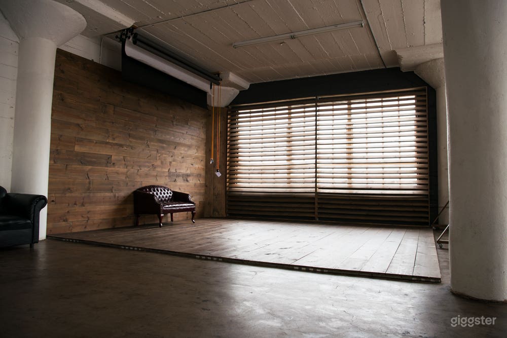 Artistic Loft With Marquee Star Photo 4