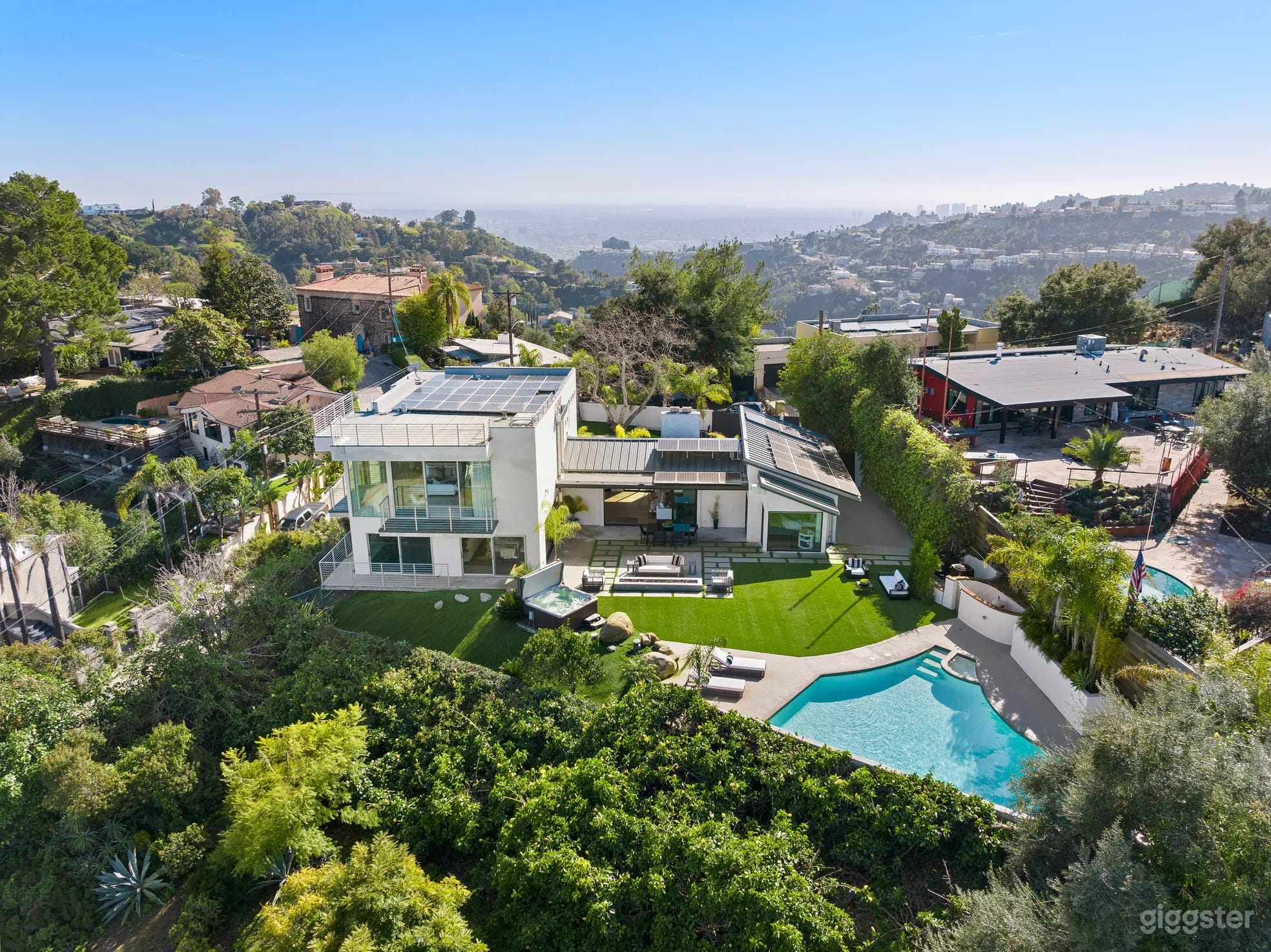 Celebrity Estate Photo 4