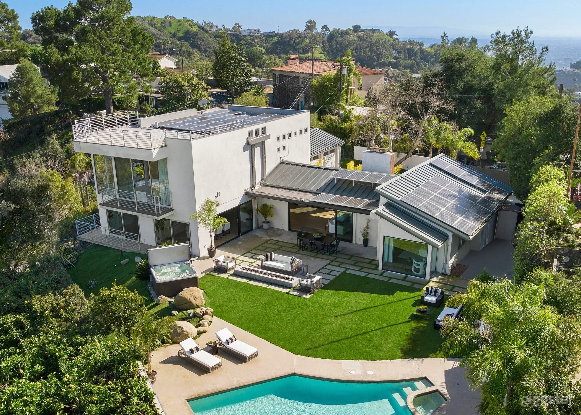 Celebrity Estate Photo 2