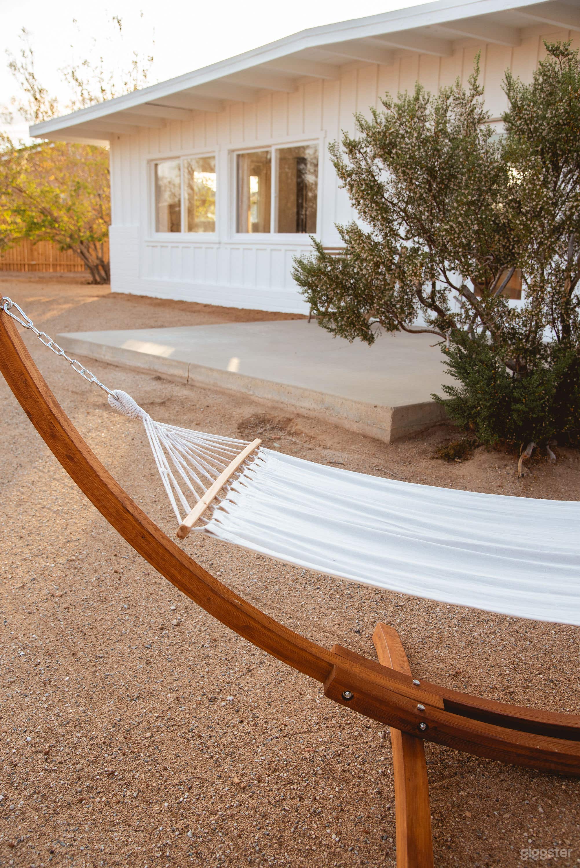 Desert Modern Ranch Style Home in Joshua Tree Photo 3