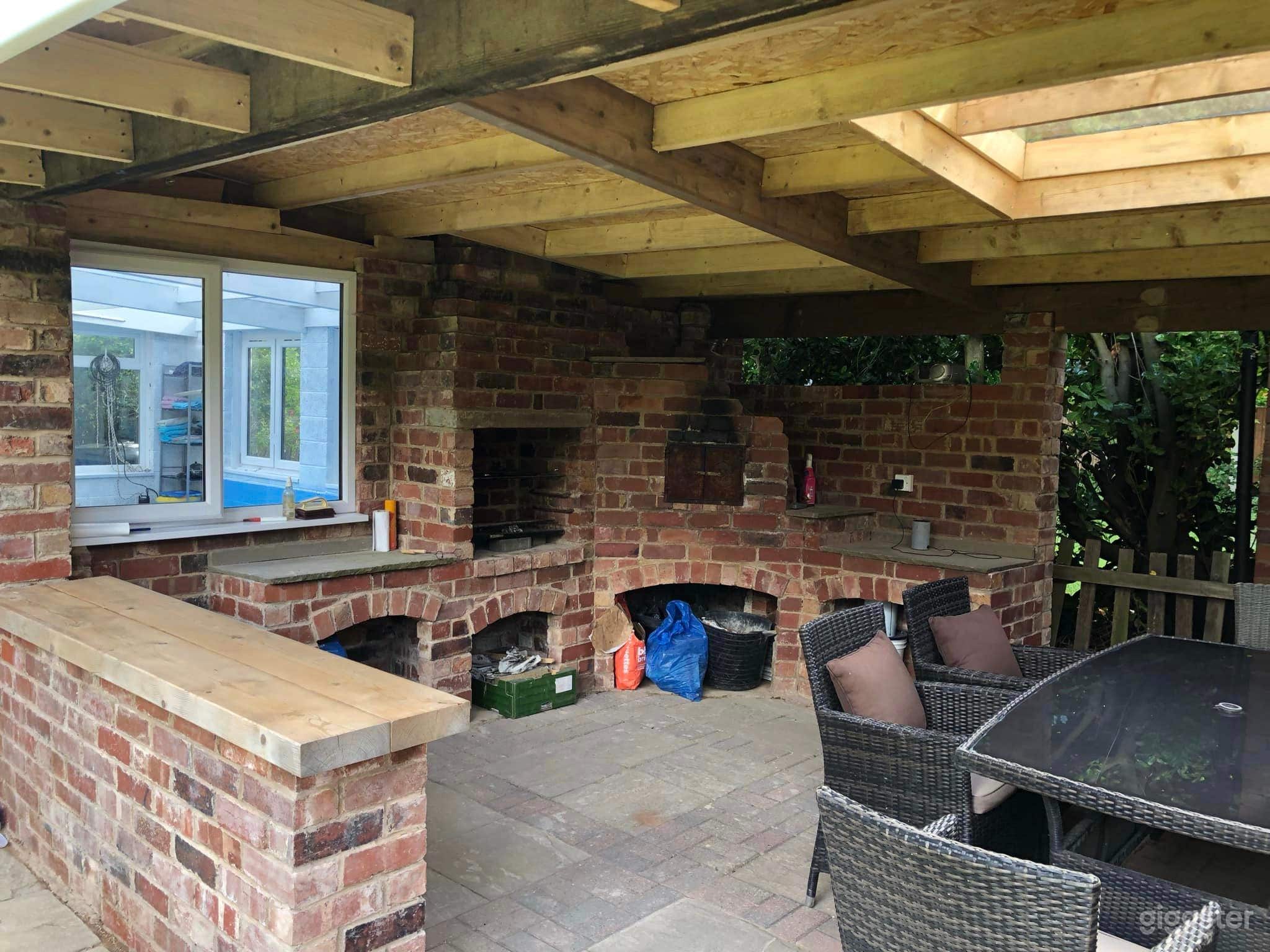 Detached white house with red tiled roof Photo 1