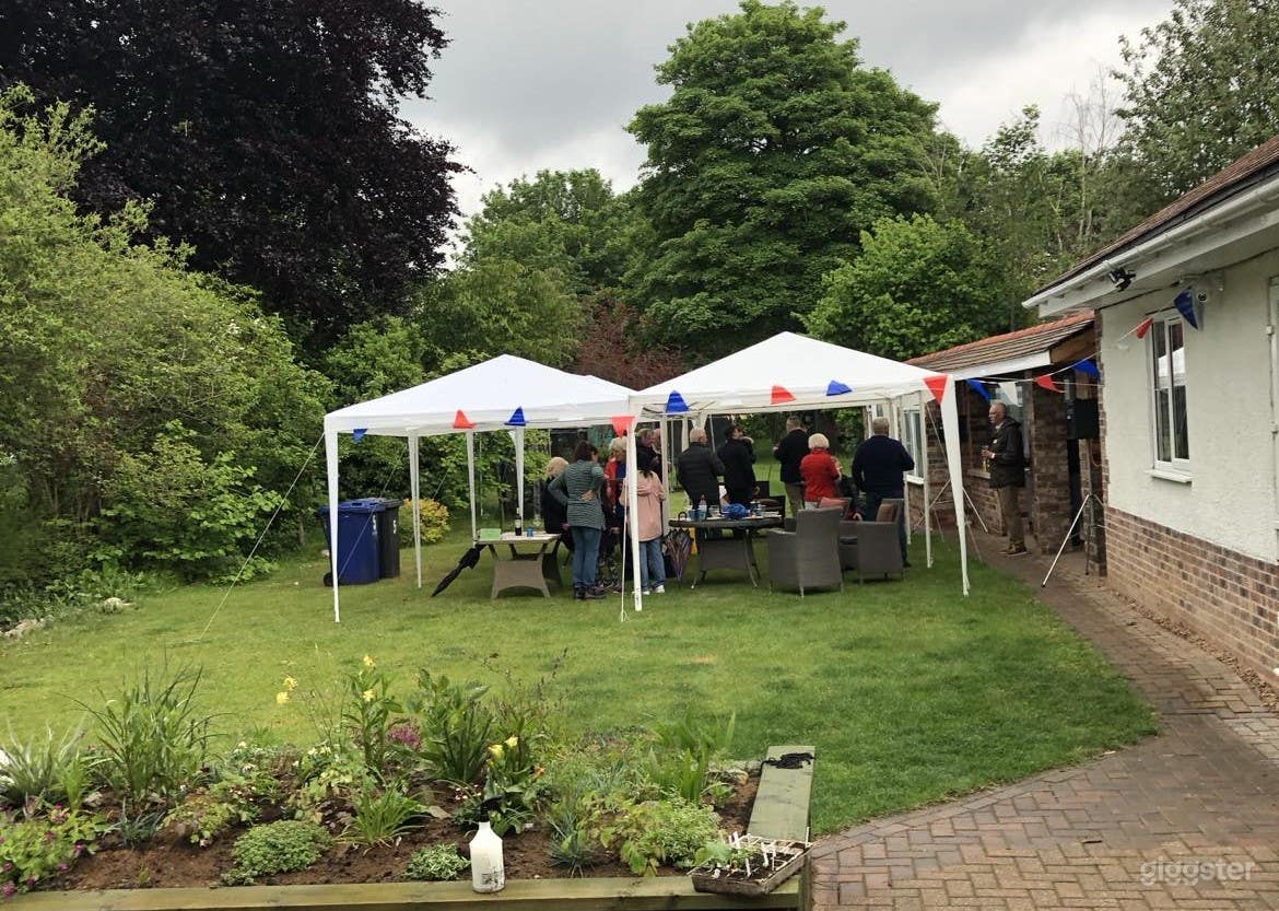 Detached white house with red tiled roof Photo 4