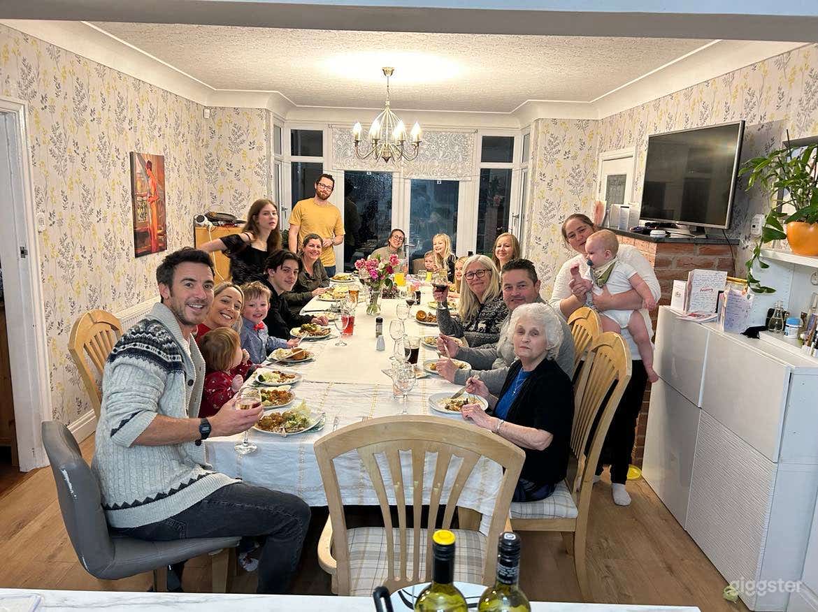 Detached white house with red tiled roof Photo 2