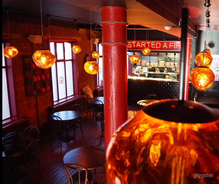  Rock ‘n’ Roll Musical Atmosphere in Manchester 