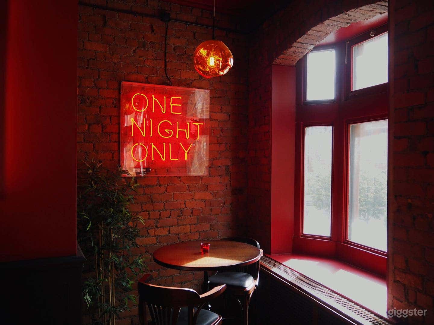 Rock ‘n’ Roll Musical Atmosphere in Manchester Photo 3