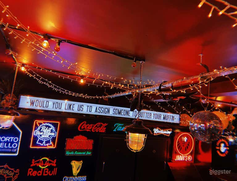  Rock ‘n’ Roll Musical Atmosphere in Manchester 