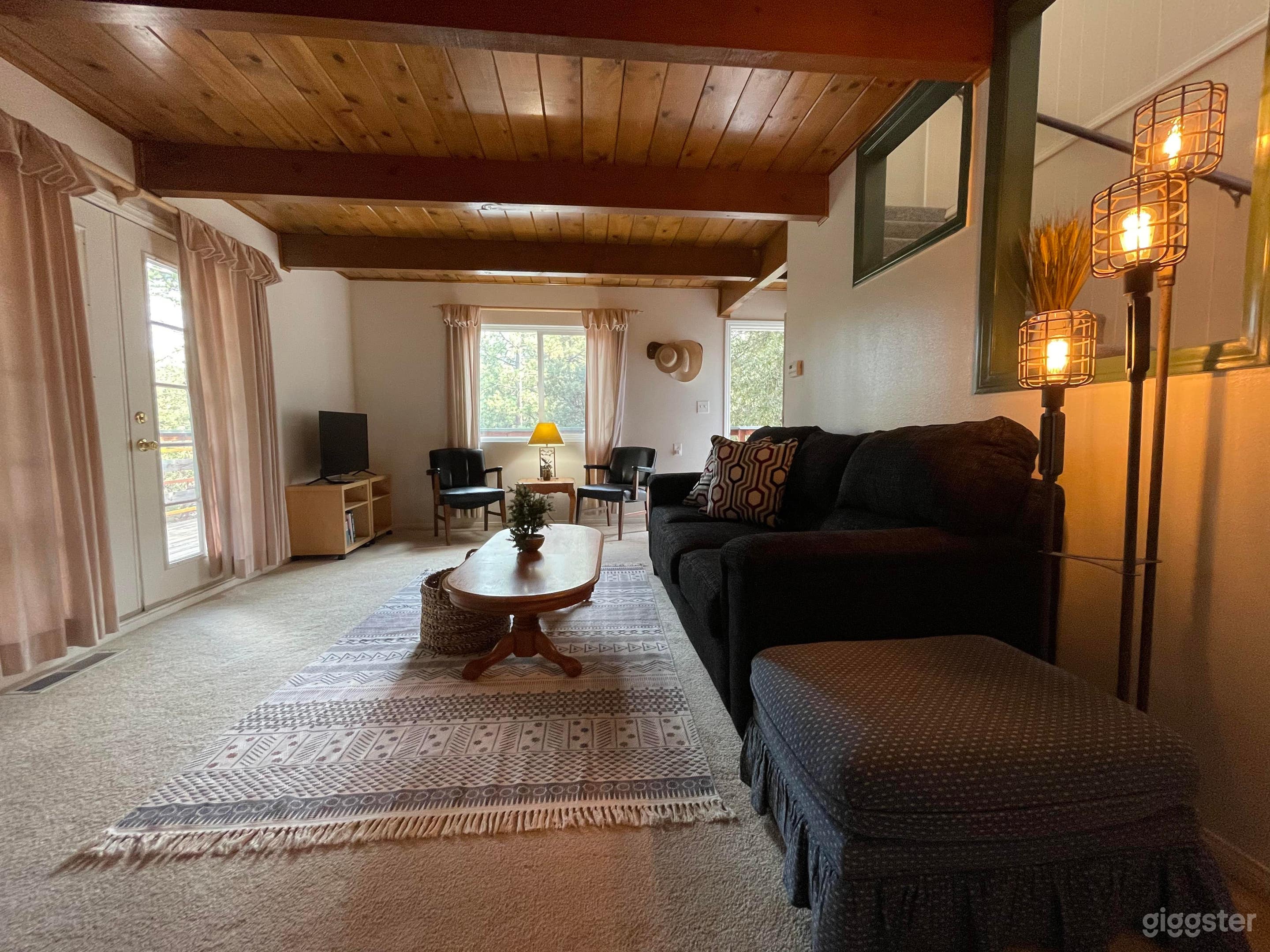 Hillside Hideaway Mountain Cabin Photo 2