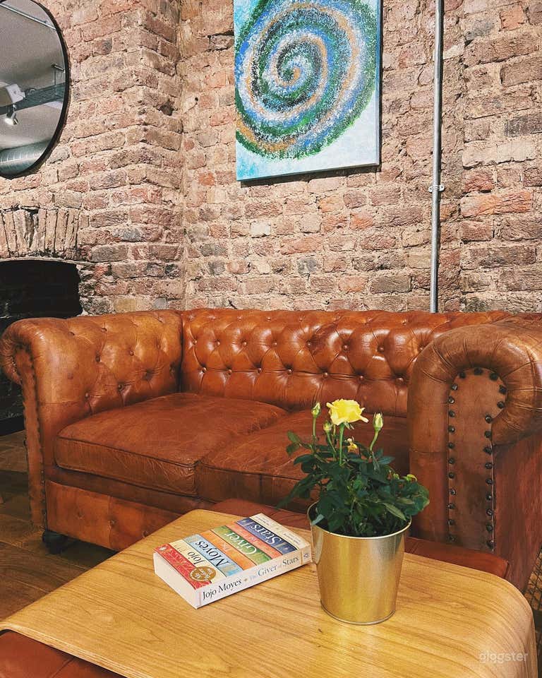  All In One Cafe Offering Fresh Coffee and Pastries 