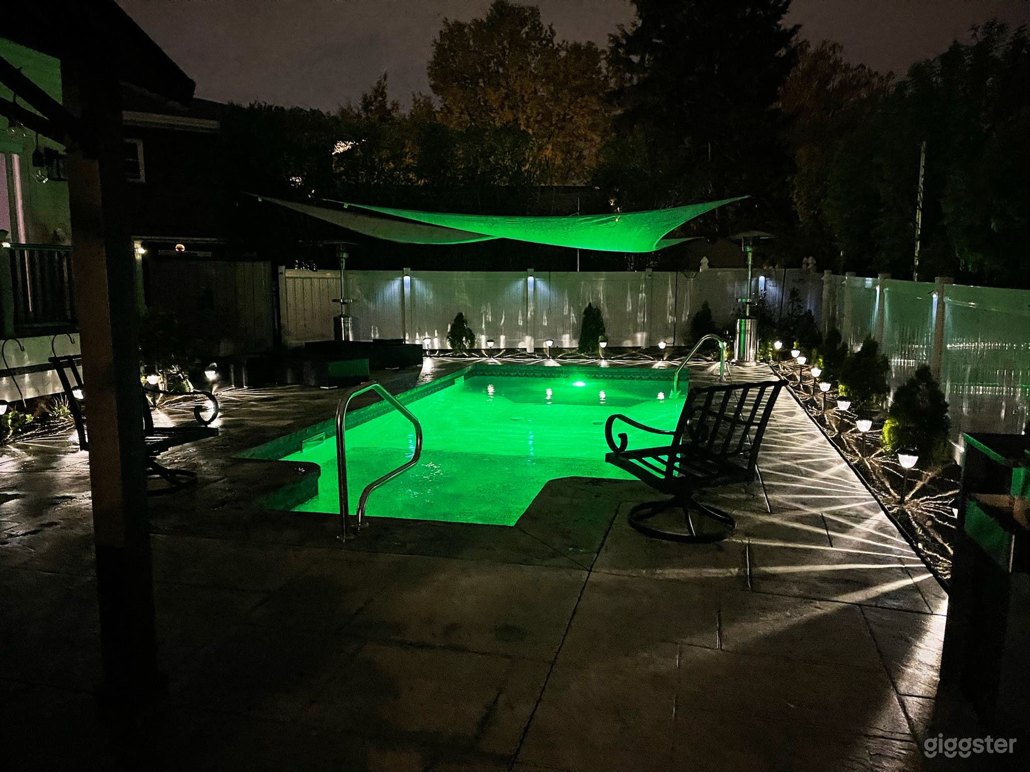 Cozy Custom Made In-ground Pool Photo 4