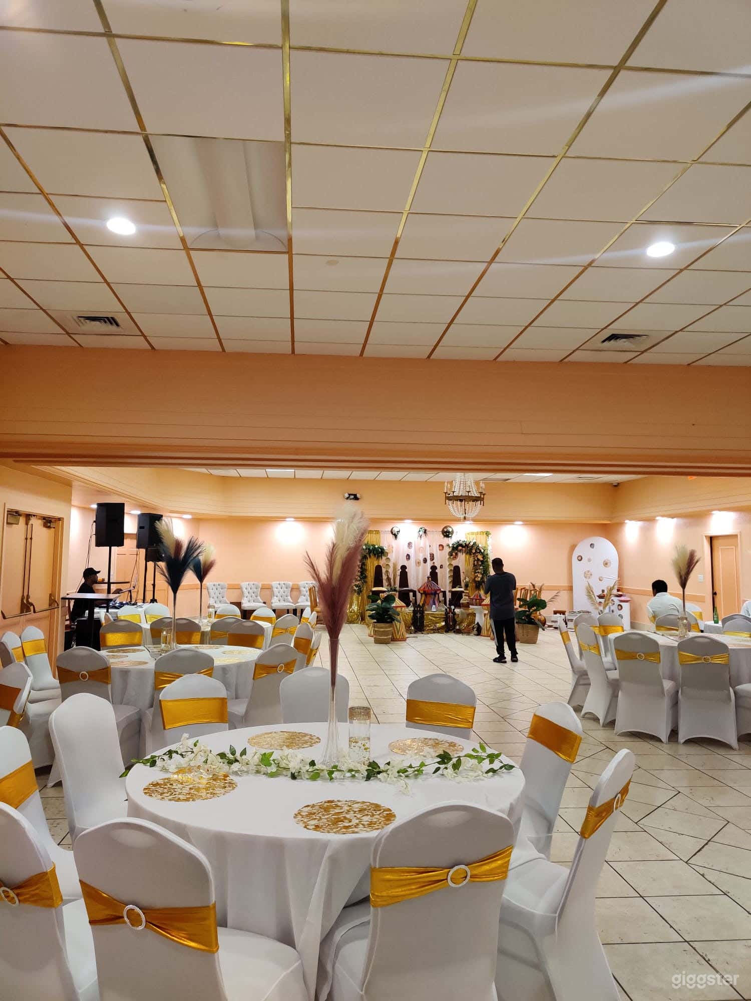 Gran.Deur Ballroom Photo 1