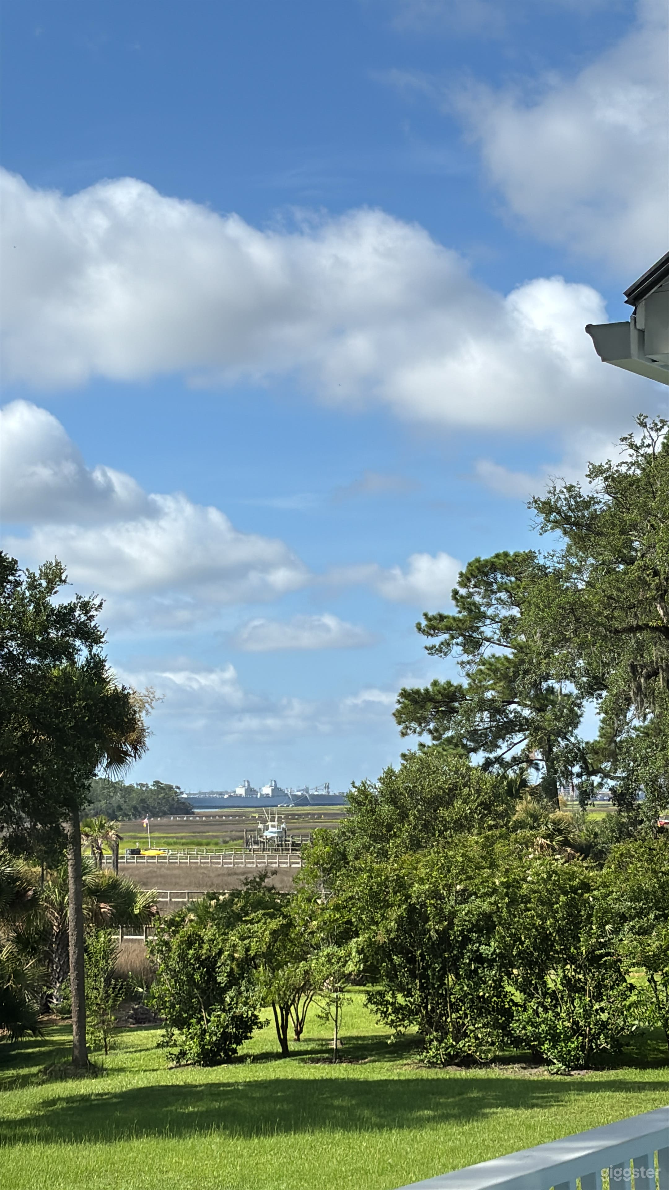 Clouter Creek Estate (the entire house + outdoor space) Photo 4