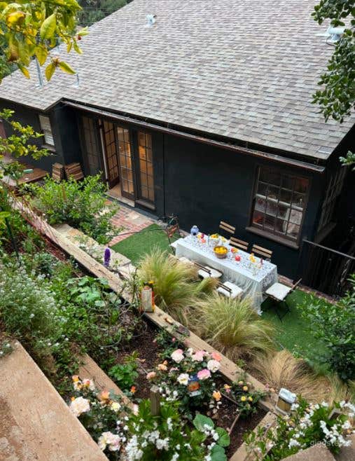 Exquisite Garden Oasis Photo 1