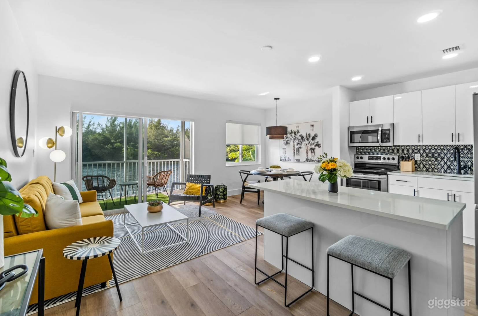 #261 Apt 9  2nd Floor Apartment Walk to the Beach  Photo 2