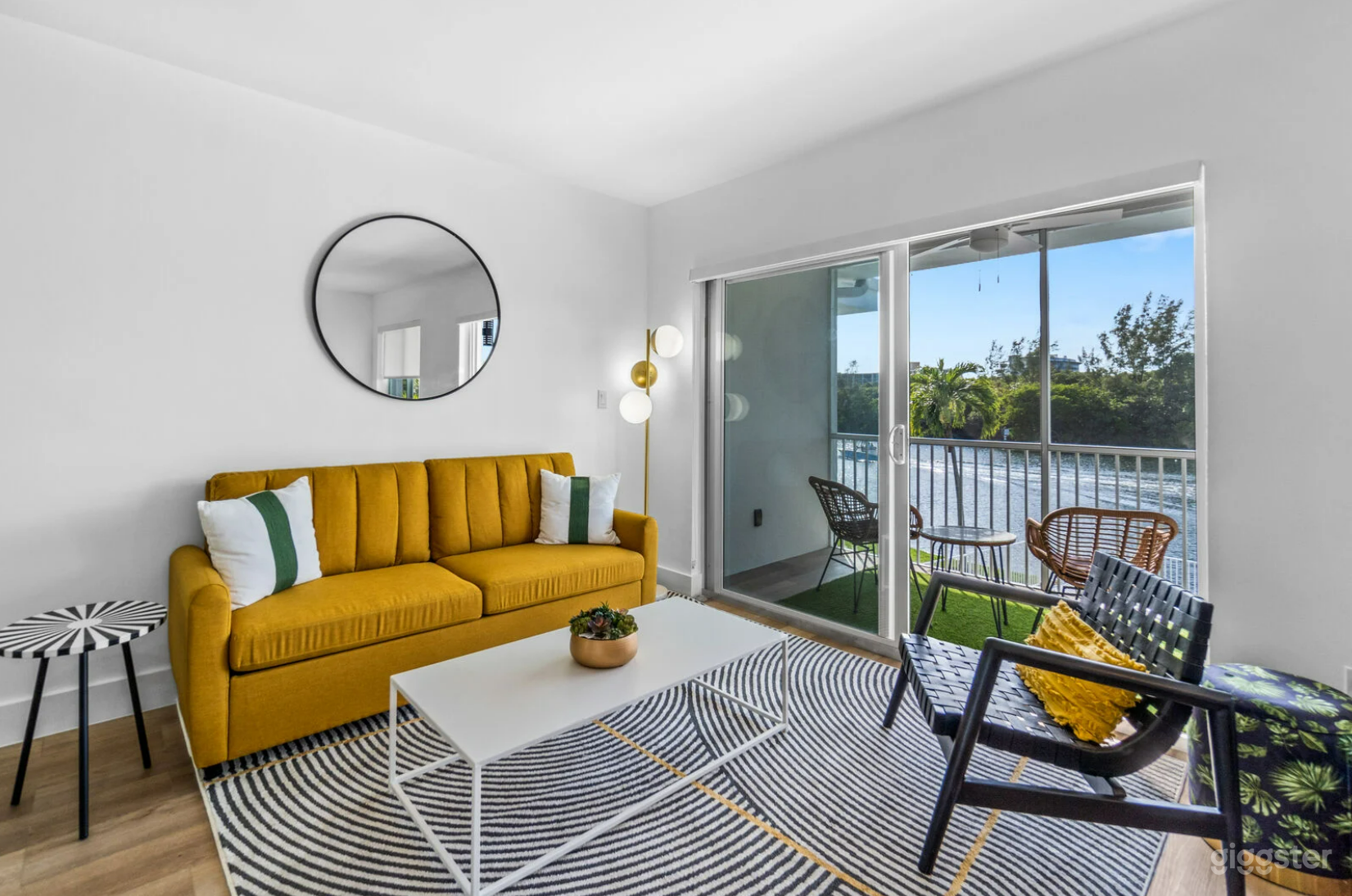 #261 Apt 9  2nd Floor Apartment Walk to the Beach  Photo 4