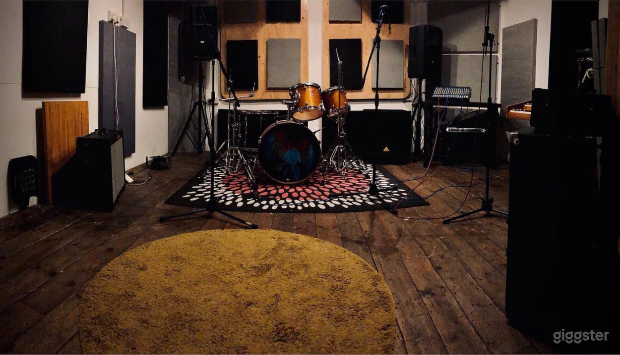 Recording studio live room