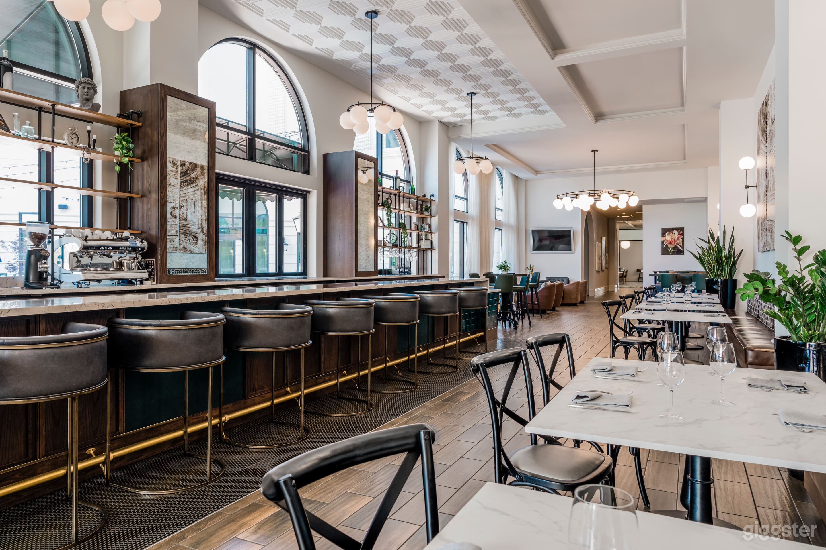 Timeless Charm Meets Modern Elegance Photo 3