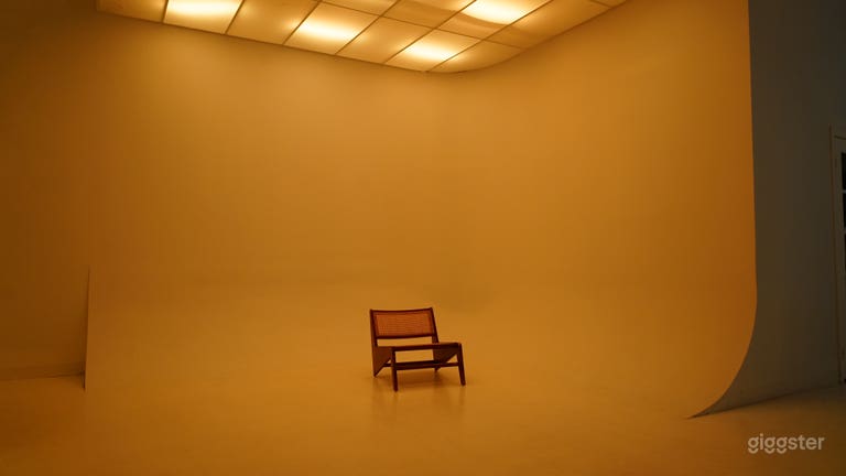  Cyclorama with RGB Led light ceiling 