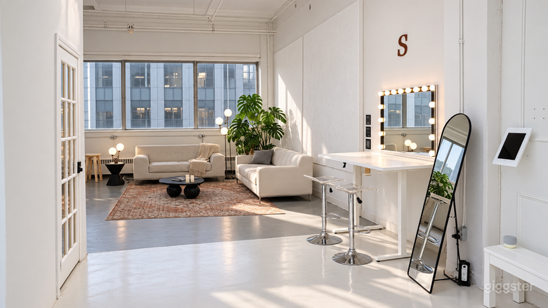  Wide view of the space 