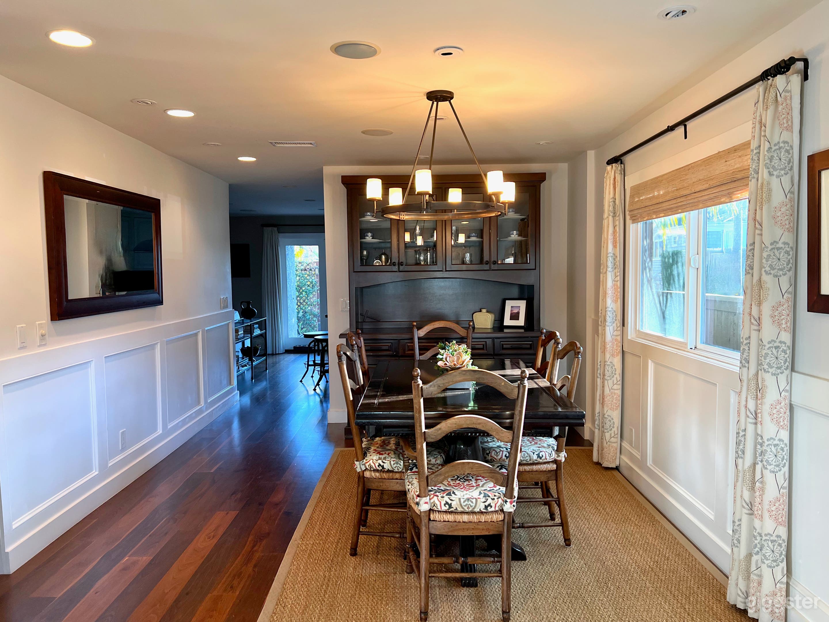 Beautiful Craftsman Style House In Manhattan Beach Photo 3