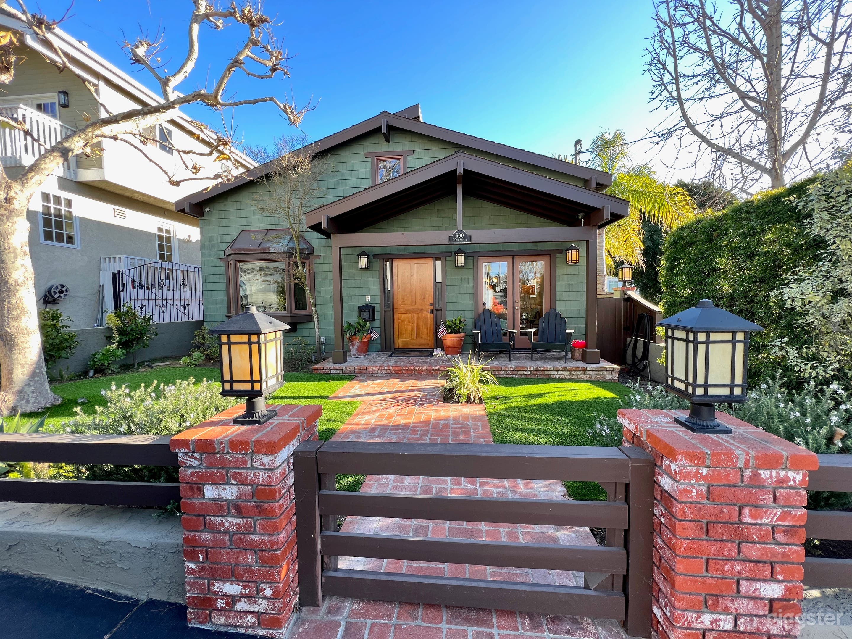 Beautiful Craftsman Style House In Manhattan Beach Photo 1