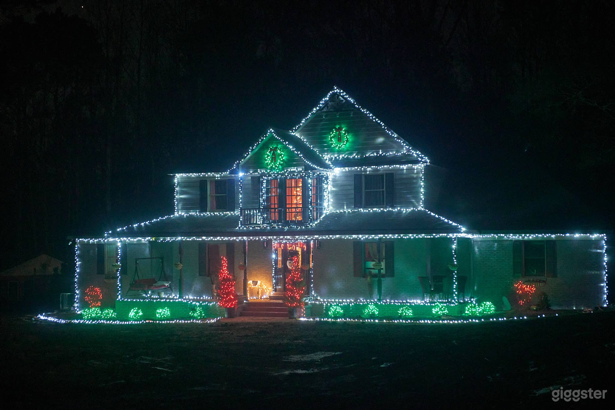 Studios Outdoor Photo 2