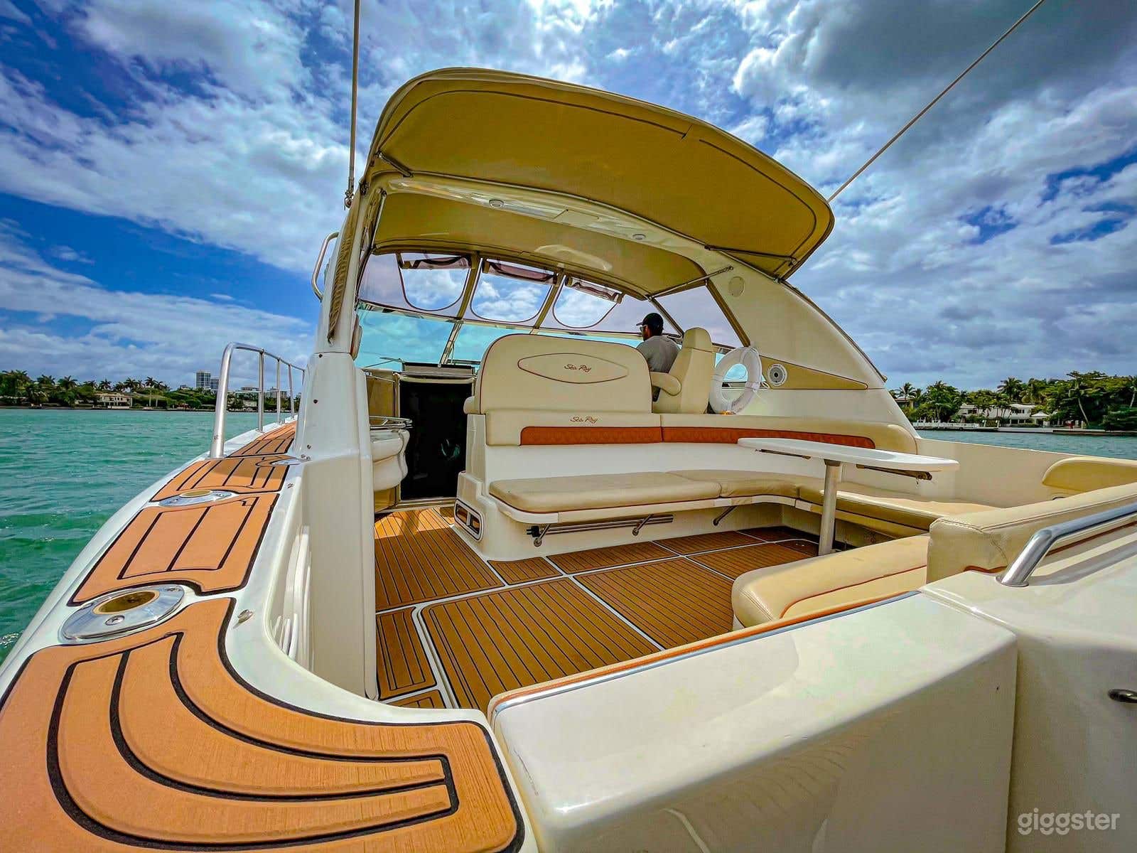 Marvelous 40FT Sea Ray Rosbel Party Yacht Space Events  Photo 3