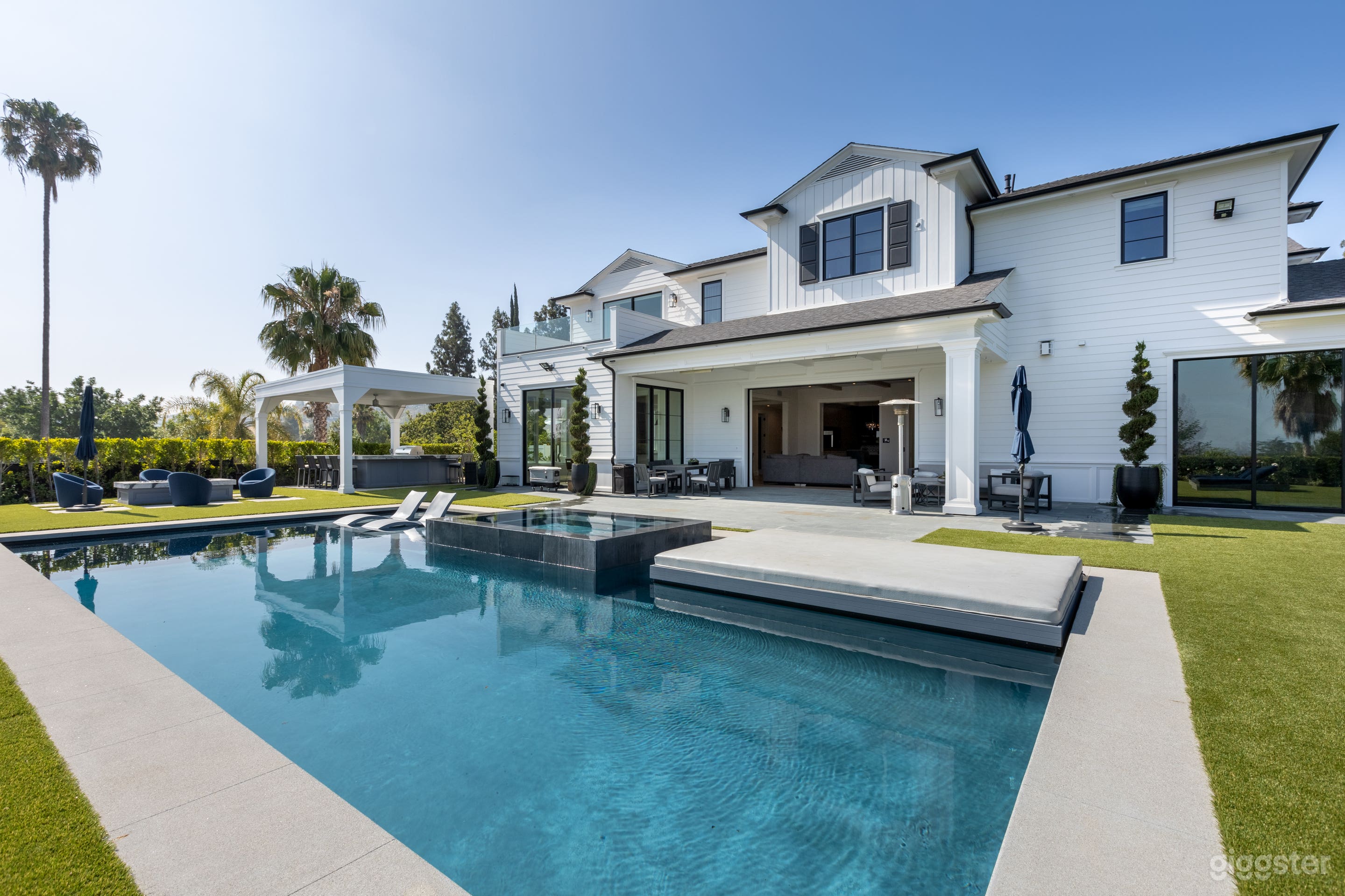 Modern Cape Cod No.006  Photo 2