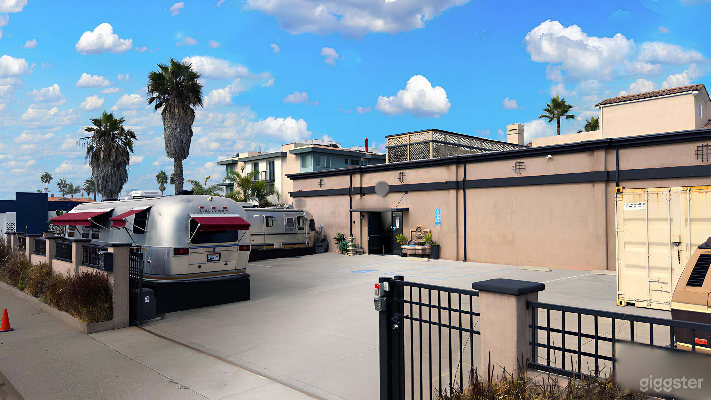 Front Lot NW View (2,637sf) 71x35 = 2,485sf / 10x52 = 152sf
w/ NO Star Trailers (Add + 900sf) (2)32x14