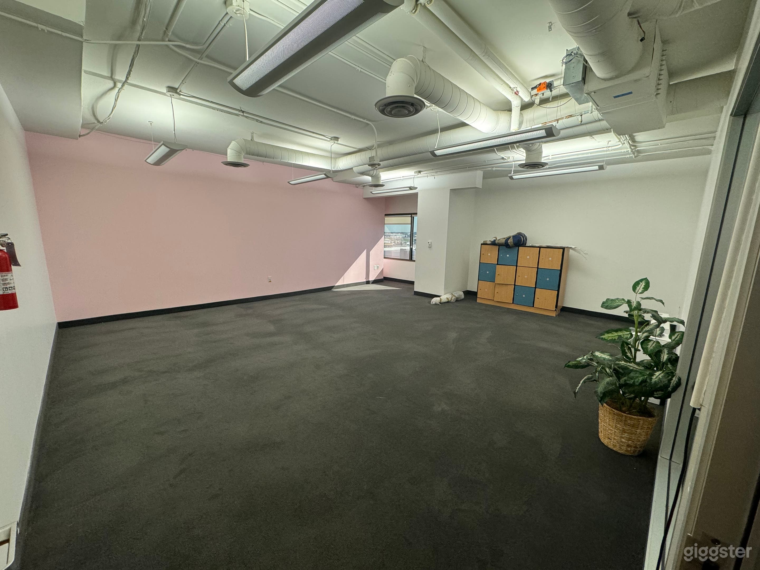 SUITE 810: APPETITE FOR TIKTOK (LAX) Photo 1