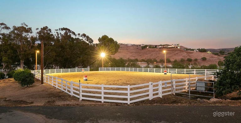  10 Acre Ranch: Barn Lake & Orchards 