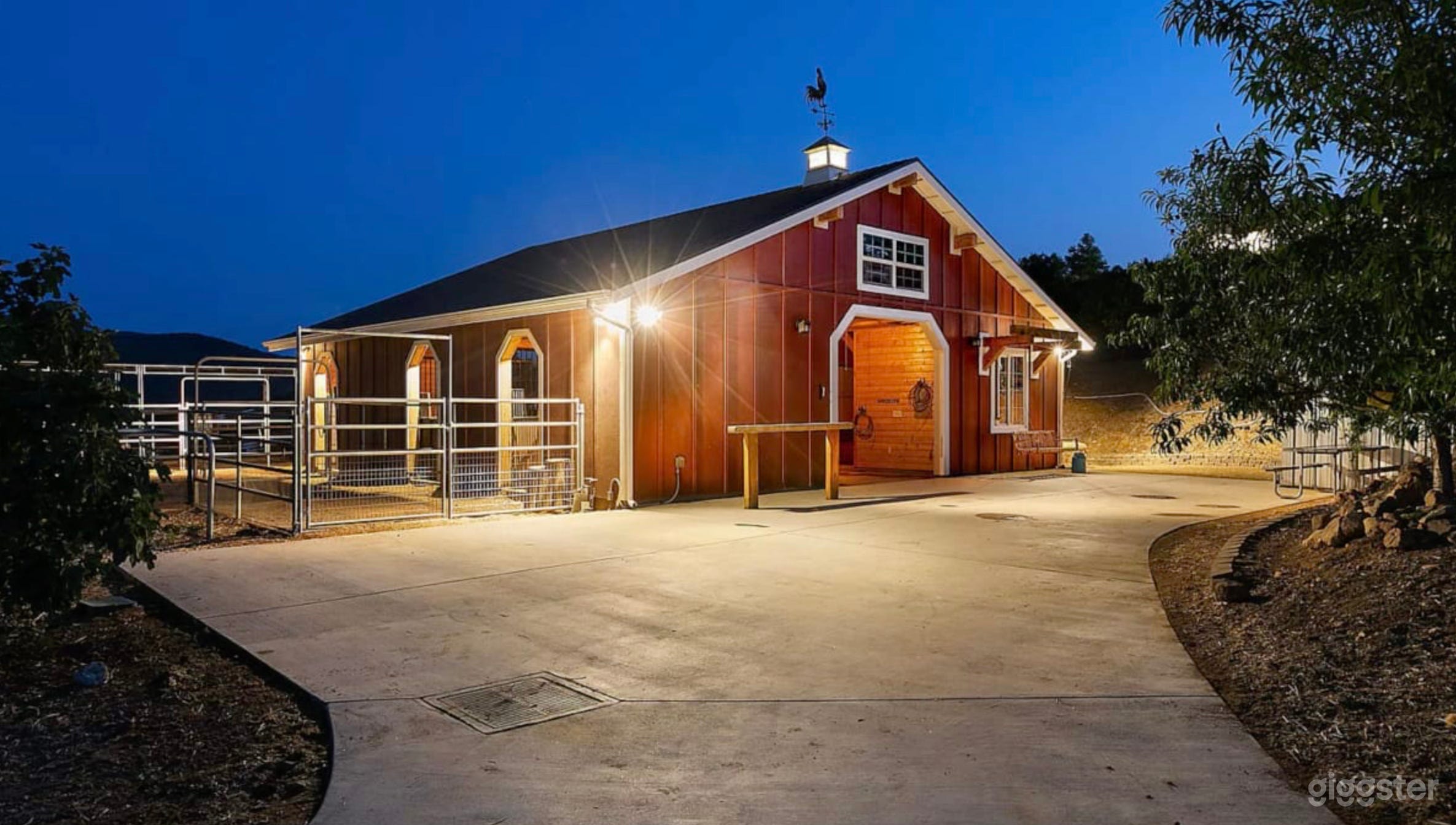 10 Acre Ranch: Barn Lake & Orchards Photo 1